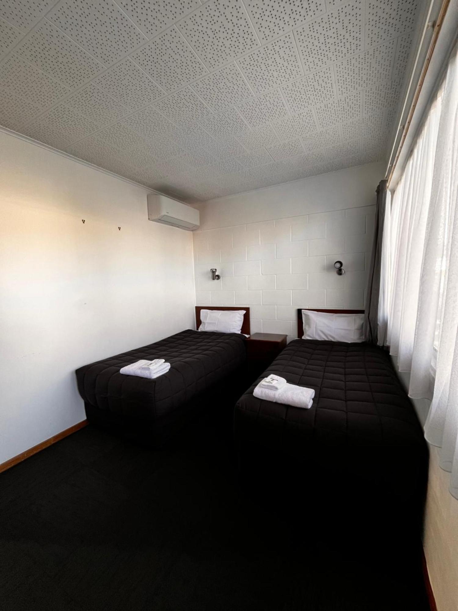 Brooklyne Hotel *